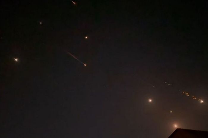 Iran Tembakkan Rudal ke Israel, Sirene dan Ledakan Menggetarkan Tel Aviv