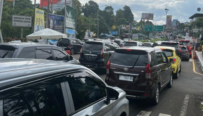 Lalu Lintas Ibu Kota Padat Sejak Pagi Hari Mempengaruhi Aktivitas