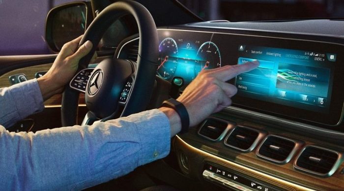 Teknologi di Balik Mobil Listrik: Inovasi Transportasi Masa Depan | HALTEV Teknologi di Balik Mobil Balap Modern