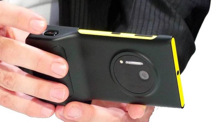 HP dengan Desain Paling Unik Tahun Ini