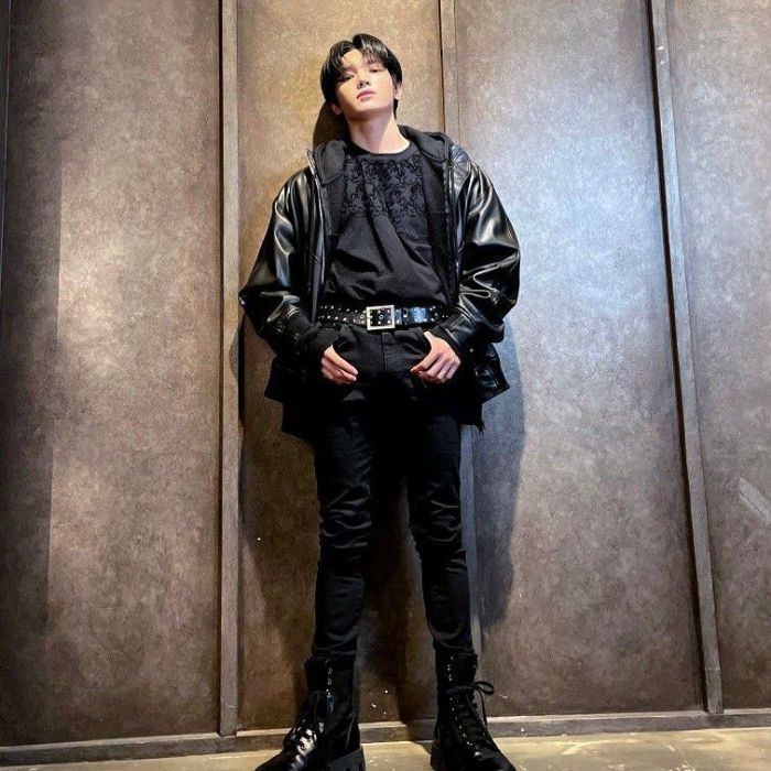 5 Inspirasi Outfit Kasual Serba Hitam, Makin Cool! Outfit Serba Hitam Tapi Tetap Standout