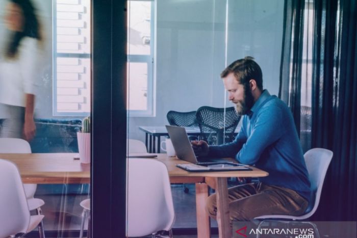 Hybrid Working Masih Jadi Tren, Apa Saja Keunggulannya? Cara Menjaga Produktivitas di Era Hybrid Working