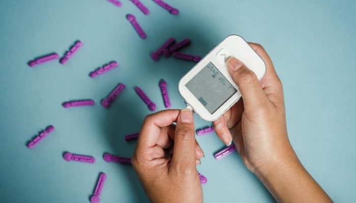 Cek Gula Darah Secara Rutin Langkah Mudah Atasi Diabetes