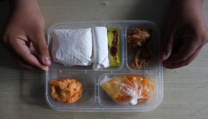 Menu MBG di SMAN Surabaya Ditemukan Basi Setelah 9 Hari Diperkenalkan