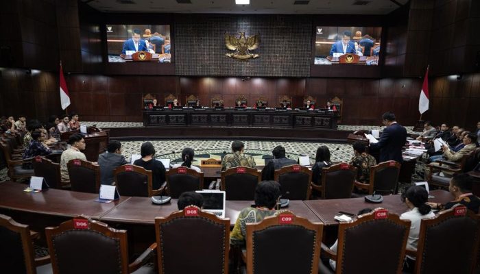 MK Menolak Uji Formil UU TNI, Empat Hakim Punya Pendapat Berbeda