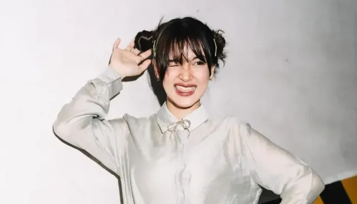 Prinsa Mandagie Klarifikasi Terkait Dikatakan Saudara Vokalis The Temper Trap