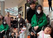 7 Potret Terbaru Amy Qanita Bersama Cucu Saat Pemulihan Operasi