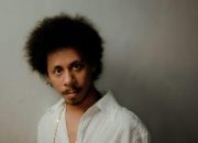 Raim Laode Aransemen Ulang Pergilah Kasih Lagu Chrisye dengan Nuansa City Pop Sejuk