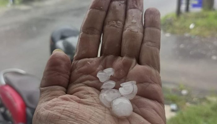 Kalimantan Tengah Terkena Hujan Es, Ketahui Penyebabnya