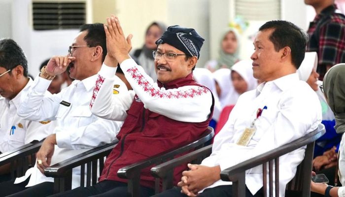 Pemerintah Siap Fasilitasi Lulusan Sekolah Rakyat Menurut Mensos