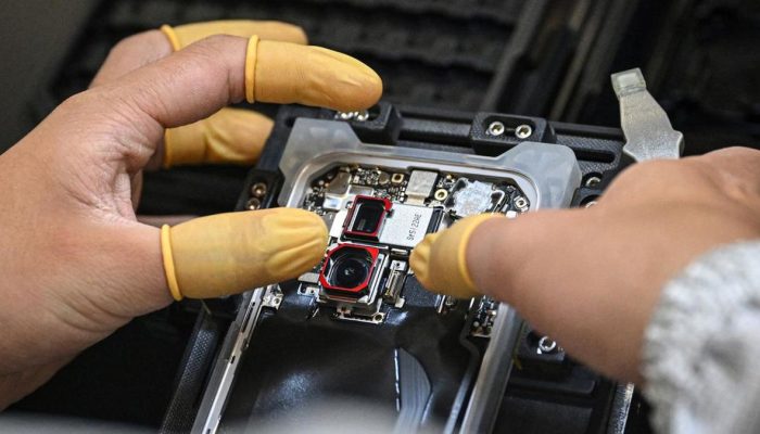 Dapur Produksi Ponsel Pintar di China yang Patut Diketahui