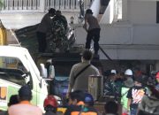 Tim SAR Perbaiki Akses ke Runtuhan Ponpes, Diduga Ada Banyak Korban