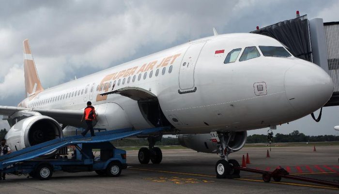 Rute Padang-Jakarta Mendarat Darurat di Palembang