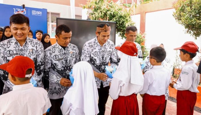 Peringatan Hari Guru Nasional 2025 di SDN Sukamahi 02 Megamendung