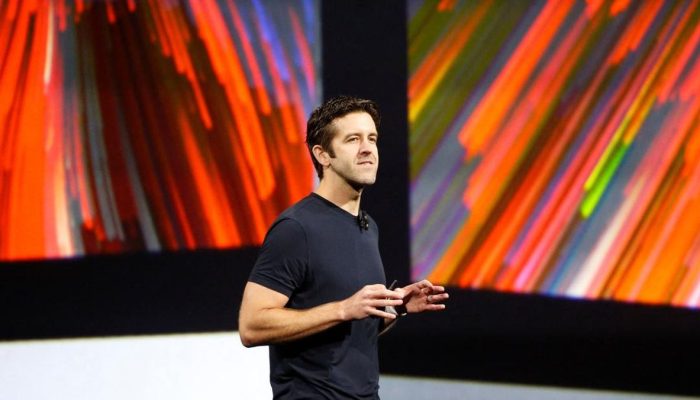 Tim Cook Akan Mundur dari CEO, Siapa Penggantinya?