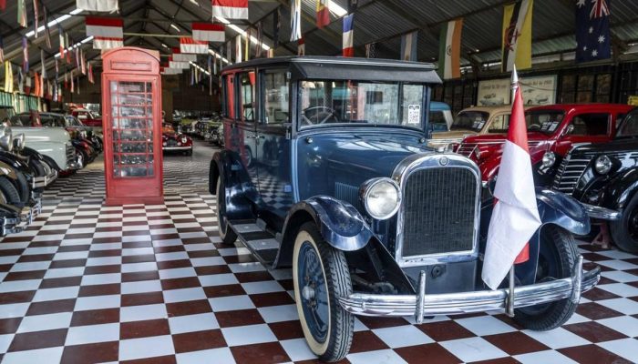 Ratusan Mobil Antik Tersimpan Rapi di Museum Kebon Mobil Vintage