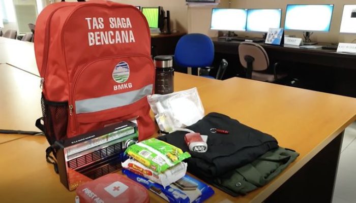 Megathrust Mengintai RI-Petaka Banjir Mengancam Siapkan Tas Siaga Bencana