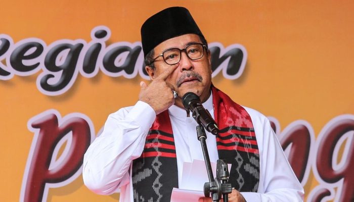 Rano Karno Pastikan Perbaikan Tanggul Rembes di Pantai Mutiara