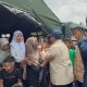 Prabowo Cium Kening Anak Kecil di Tenda Pengungsian Korban Banjir Aceh