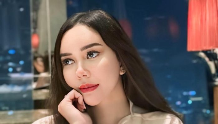 Aura Kasih Kini Sibuk Bertani dan Peternak Ayam di Subang, Jarang Muncul di TV