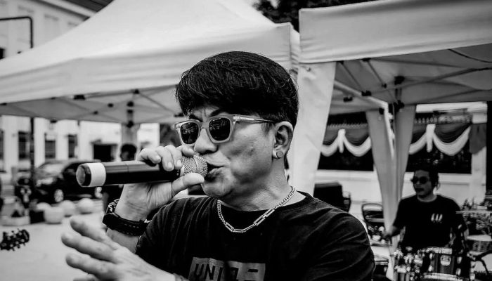 Lirik Lagu Diam Bicaralah Usung Nuansa Folk dengan Tema Reflektif dan Emosional