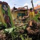 Pohon Tumbang Mengakibatkan Kerusakan pada Rumah Warga
