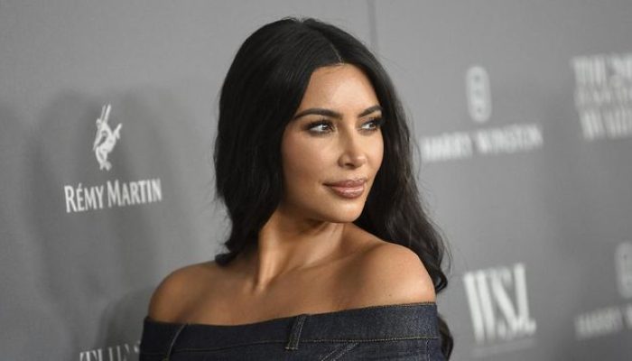 Kim Kardashian Terlihat Mengadakan Acara untuk Keluarga Tentara Israel