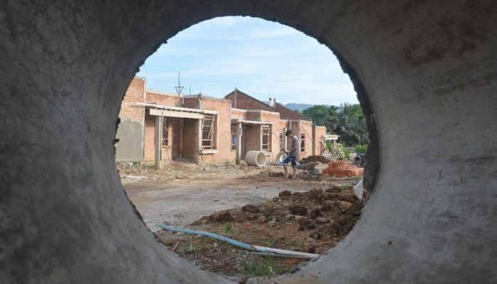 Prabowo Setuju Tambah Target Program Bedah Rumah Menjadi 2 Juta Unit pada 2026