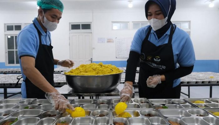 105 SPPG Menjadi Dapur Umum Bagikan 562 Ribu Porsi untuk Korban Banjir Aceh