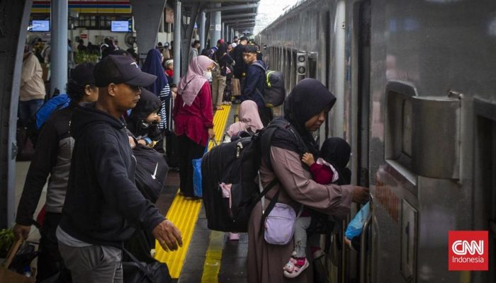 34 Ribu Pemudik Tinggalkan Jakarta Melalui Senen-Gambir Jelang Natal