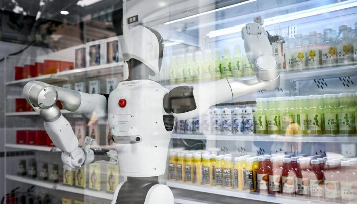 Robot Gantikan Pegawai di Toko Ritel China dengan Teknologi Canggih