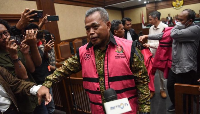 Penjara bagi Hakim Serakah dan Makelar Kasus