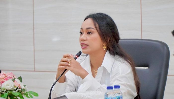 Zita Anjani Berikan Beasiswa dan Bantuan Pembangunan Gereja di Papua