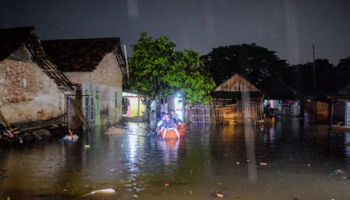 Serang Diterjang Banjir 1098 Rumah Terendam