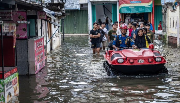 Banjir Berkepanjangan, 1600 Warga Jakarta Masih Mengungsi