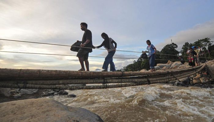 Jembatan Darurat Probolinggo Putus Akibat Banjir Kembali Terjadi