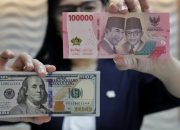 Rupiah Hampir Sentuh Rp17 Ribu per Dolar AS, Siapa Penyebabnya?