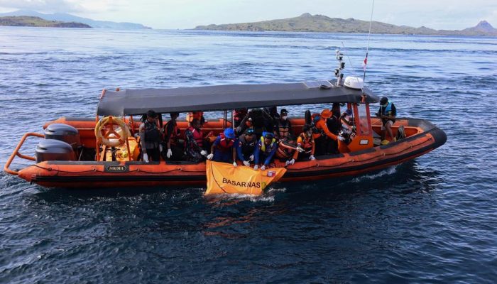 Pencarian Korban Kapal Tenggelam di Labuan Bajo Diperluas untuk 2 WN Spanyol