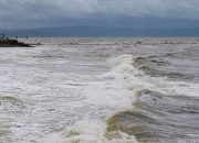 Siklon Nokaen Sebabkan Gelombang Tinggi di Beberapa Perairan Indonesia