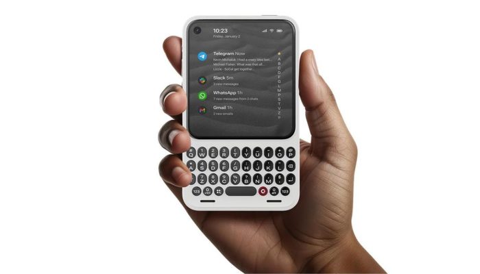 Ponsel Mirip BlackBerry Mendapat Perhatian di Awal 2026, Ini Harga dan Spesifikasinya
