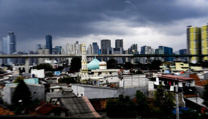 Hujan Sedang hingga Lebat Diprediksi di Jakarta dan Sekitarnya Hari Ini