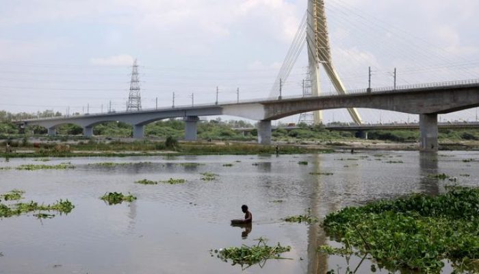 Air Keran Berbau Tidak Sedap, Warga India Hanya Mandi Lima Hari Sekali